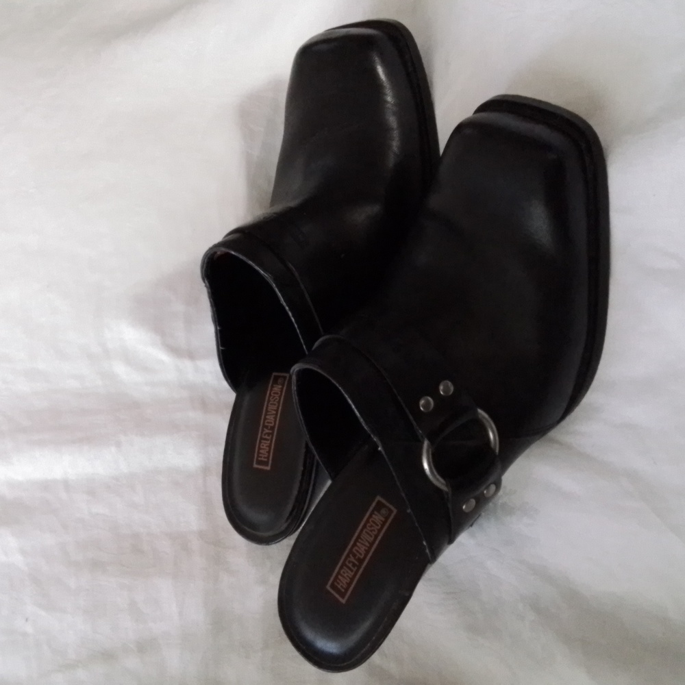 Harley Davidson Black Leather Slip On Block Heel Square Toe Mules Size 7.5